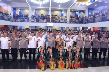 Kapolda Jatim Buka Road Show Sosialisasi Bahaya Penyalahgunaan Narkoba bagi Pelajar dan Santri di&nbsp;Sidoarjo