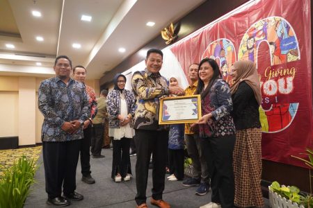 Plt Bupati Sidoarjo Beri Penghargaan Kepada Pendonor Darah