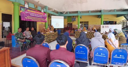 Babinsa Koramil 0816/06 Tanggulangin Hadiri Rembuk Stunting di Desa&nbsp;Penatarsewu