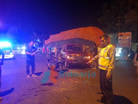 Mobil Tabrak Motor di Simpang Tiga Kemangsen Balongbendo, Dua Orang Luka&nbsp;Serius